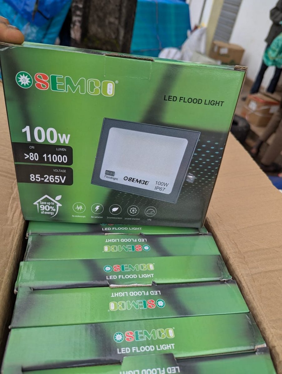 projecteur LED extérieur 100W de la marque OSEMCO 